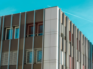 Les sociétés immobilières vacillent mais résistent en mars