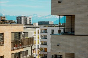 Quand l'immeuble devient trop lourd à porter, faut-il le rénover ou le transmettre?